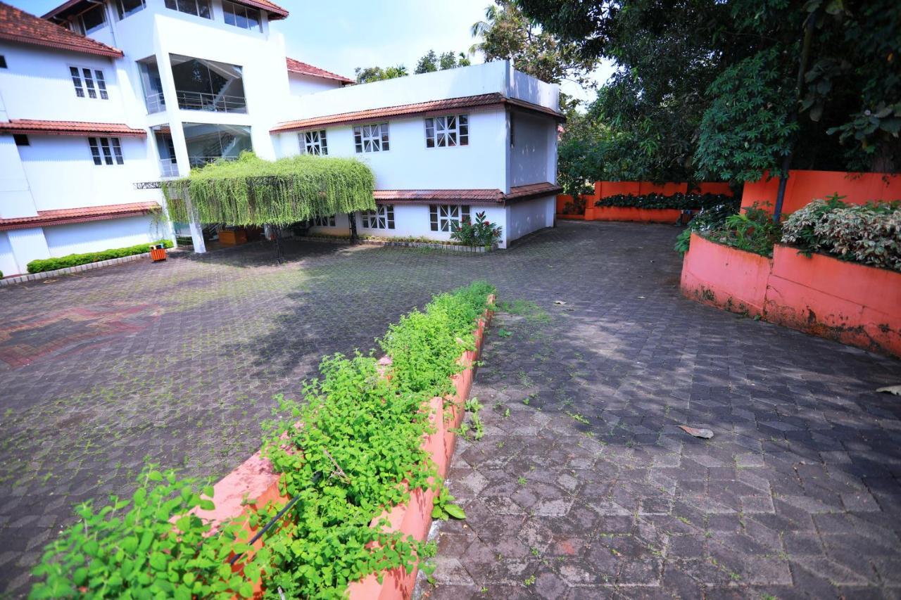 Отель Clay House Thrissur Экстерьер фото