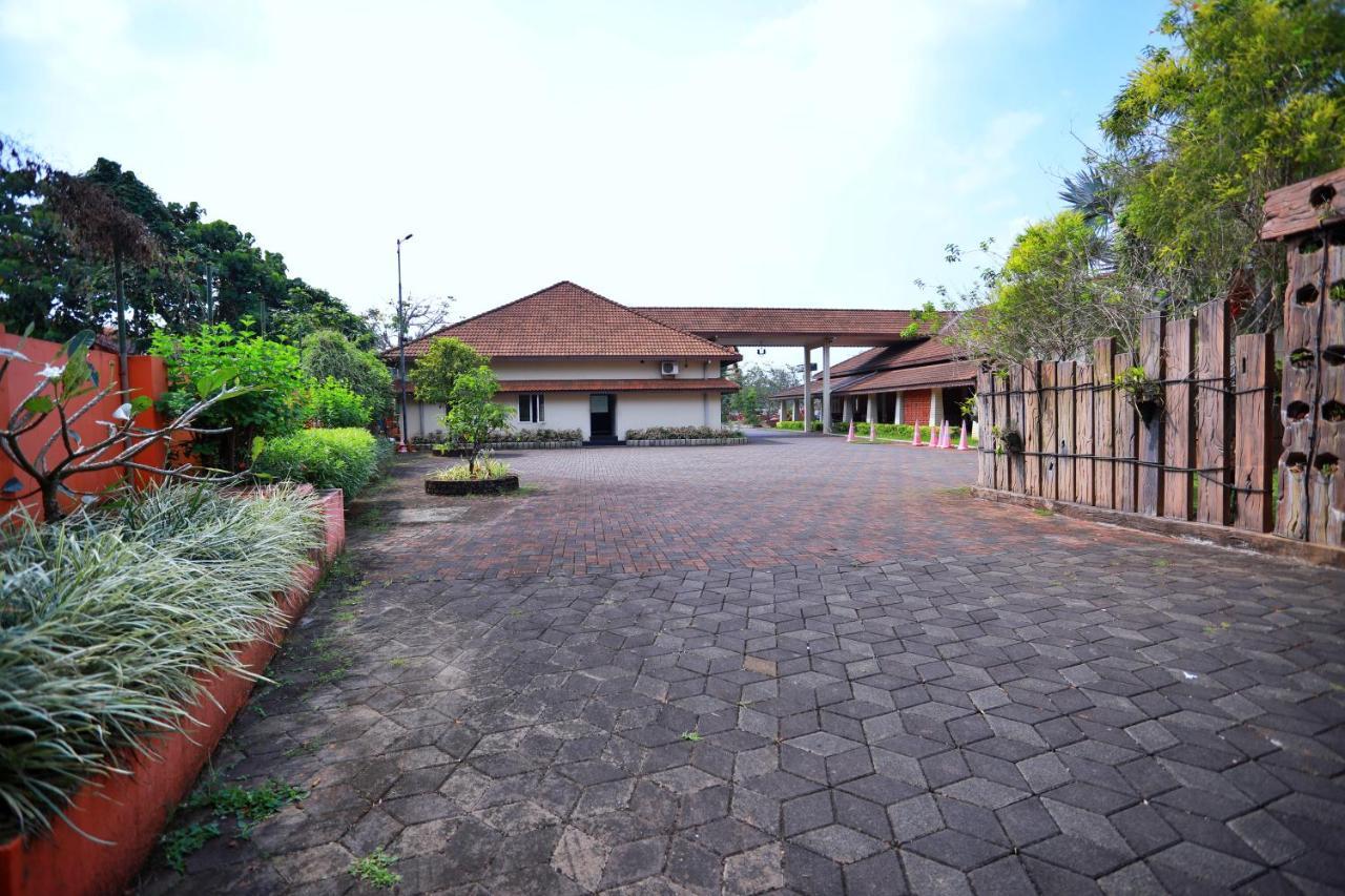 Отель Clay House Thrissur Экстерьер фото